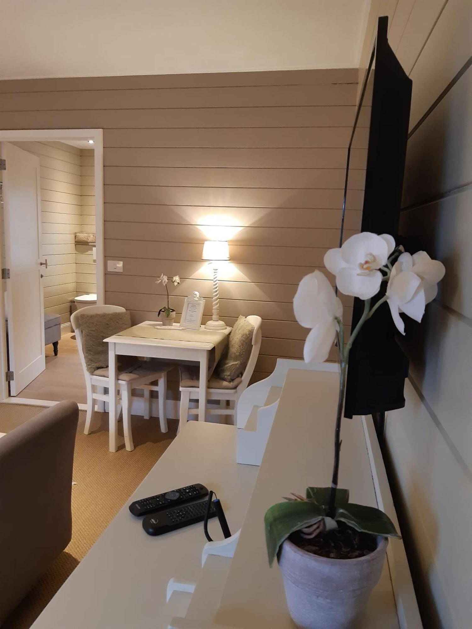 لوكيرين Casa-Cosi, Tourist & Business Suites & Flats With Reserved Parking And Private Terraces In Shared Garden With Seasonal Pool Included, Private Sauna Available المظهر الخارجي الصورة